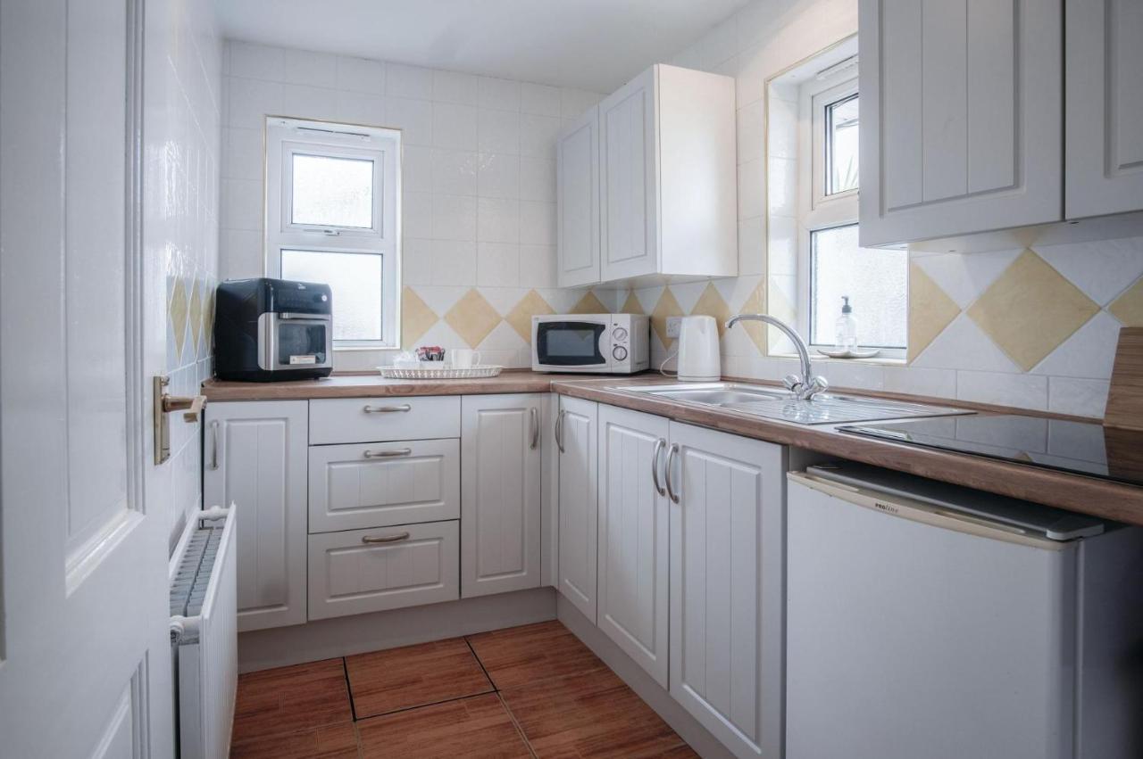 Rose Cottage - 3 Bed Cottage - New Hedges - Tenby Exterior photo